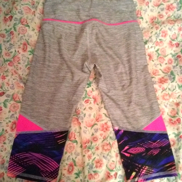 💕3/25💕Tropical kids summer capris - Picture 2 of 7